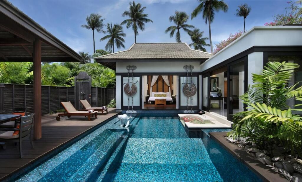 most luxurious hotel in phuket