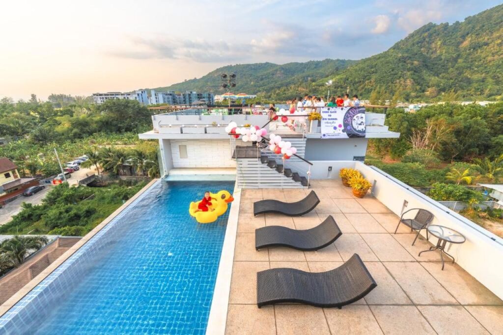 cheap hotels in phuket near beach