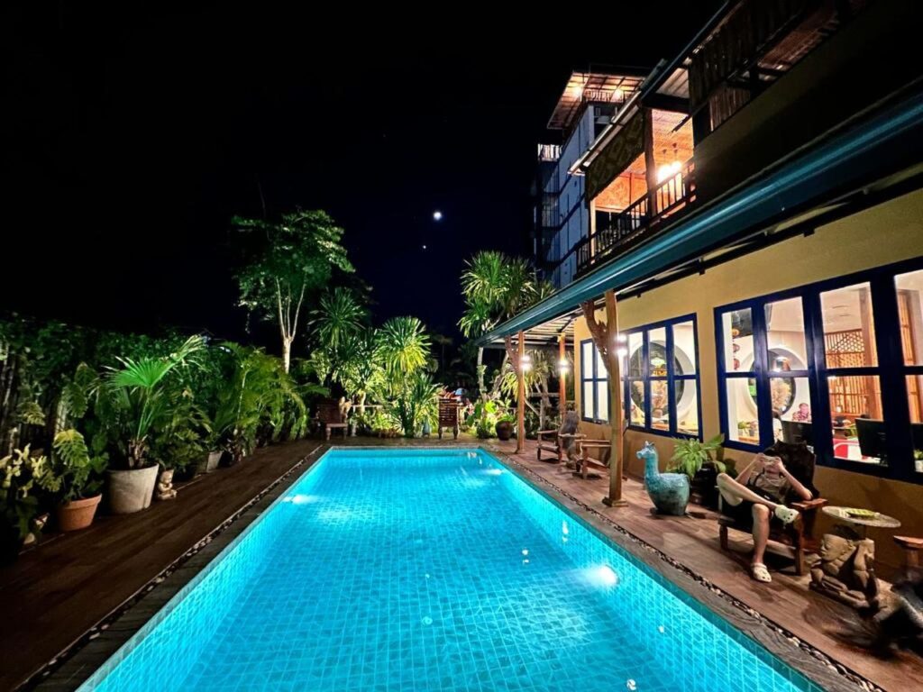 cheap hotel near phuket airport