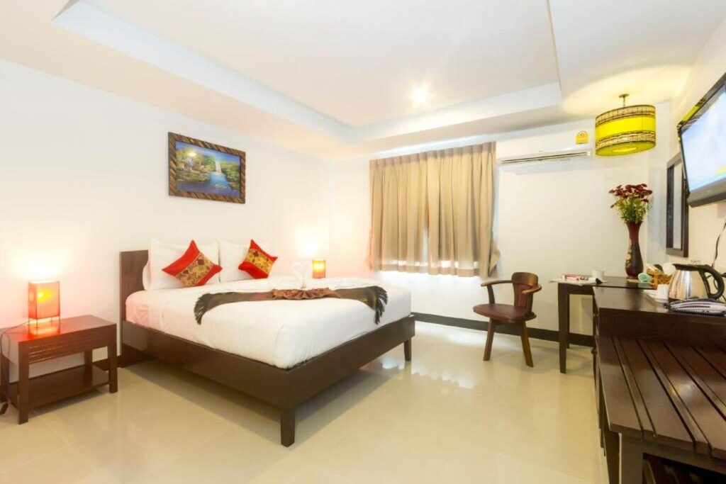 cheap accommodation in phuket