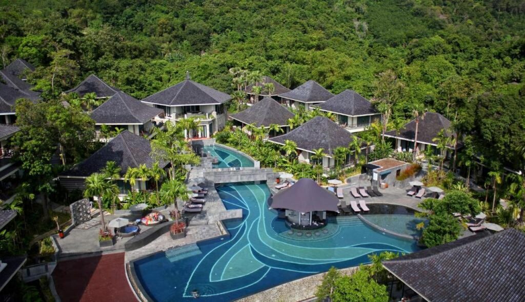 luxury resorts in phuket with private beach