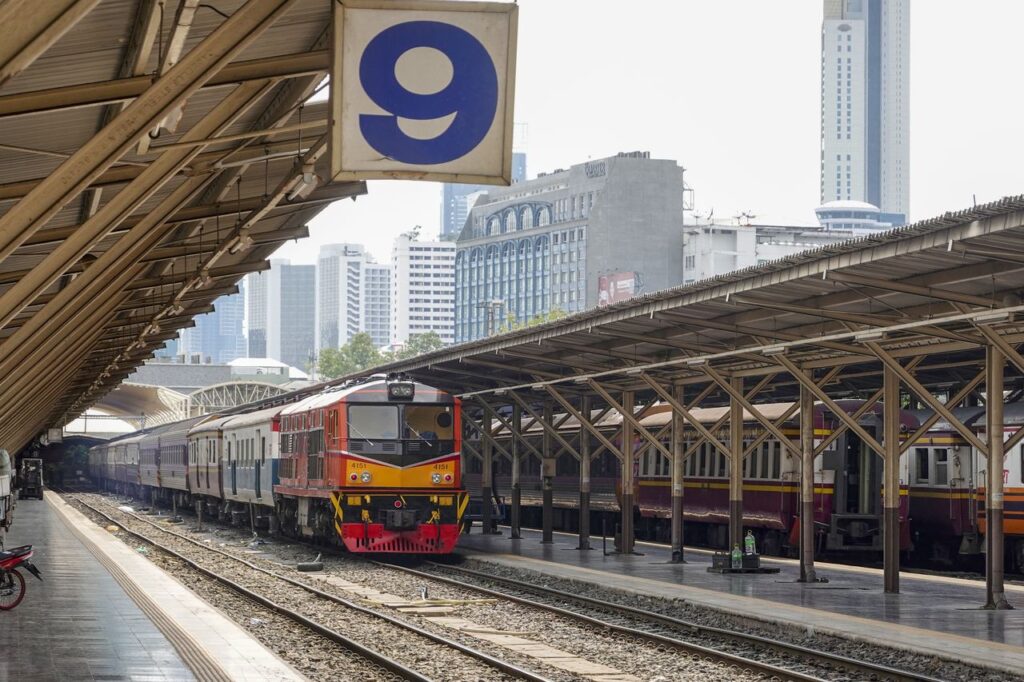 how to get from phuket to bangkok