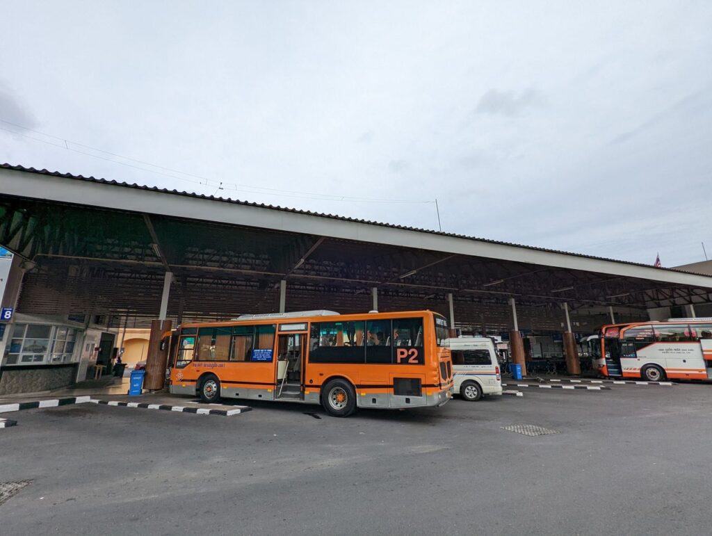 bus from airport to phuket town