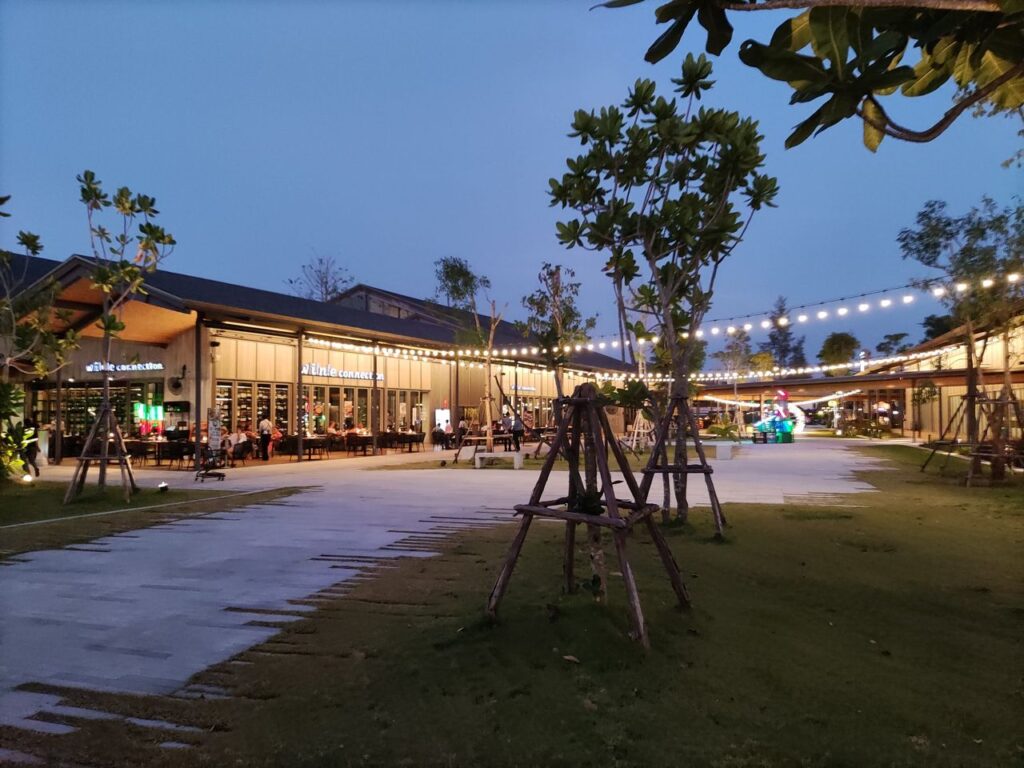 porto de phuket central food hall